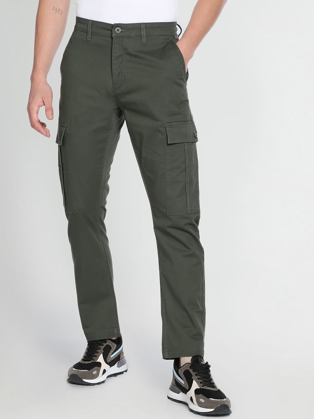 

Flying Machine Men Mid Rise Twill Casual Cargo Slim Fit Trousers, Green