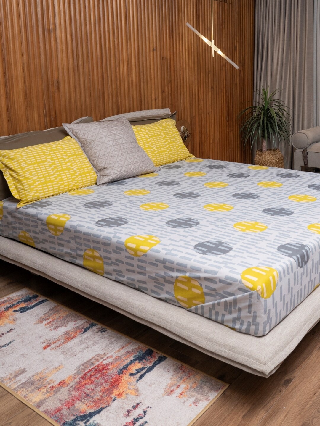 

URBAN SPACE Divine Yellow Geometric 144 TC Pure Cotton Queen Bedsheet With 2 Pillow Covers, Grey