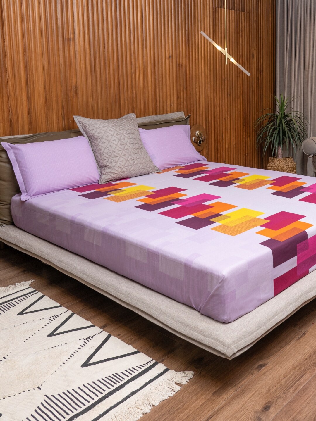 

URBAN SPACE Divine Purple Geometric 144 TC Pure Cotton Queen Bedsheet With 2 Pillow Covers