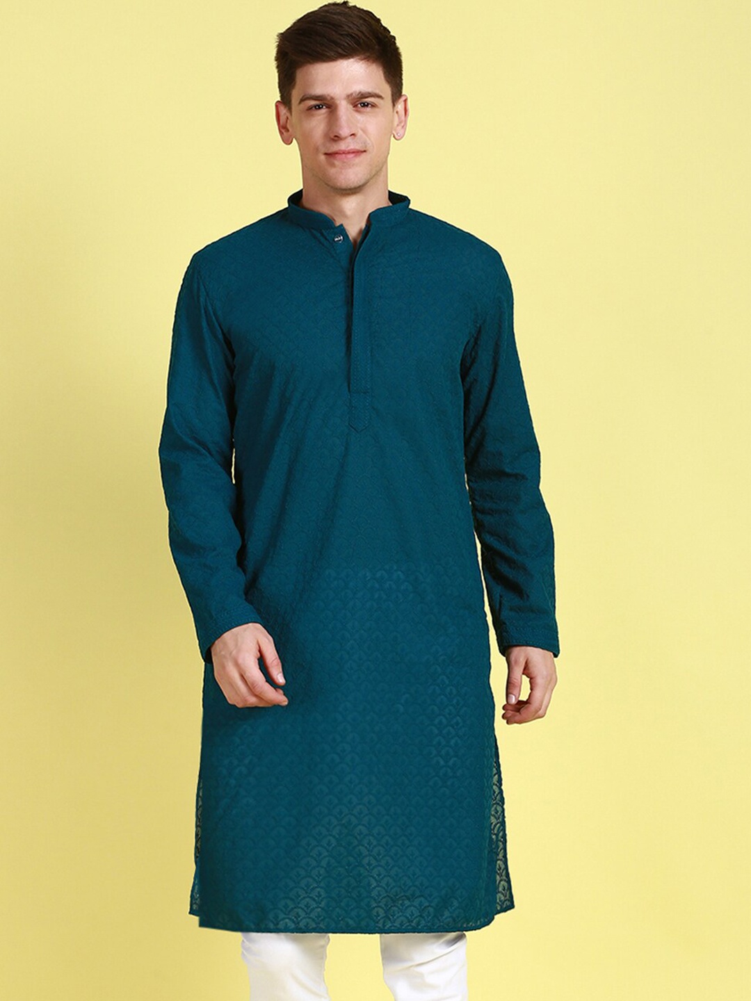 

Sanwara Ethnic Motifs Embroidered Chikankari Straight Cotton Kurta, Teal