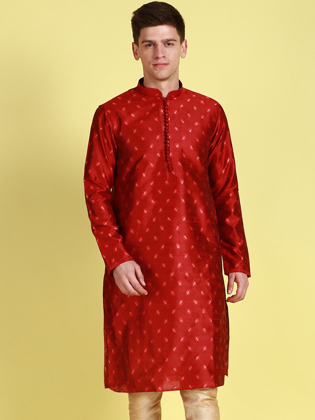 

Sanwara Ethnic Motifs Embellished Mandarin Collar Kurta, Red