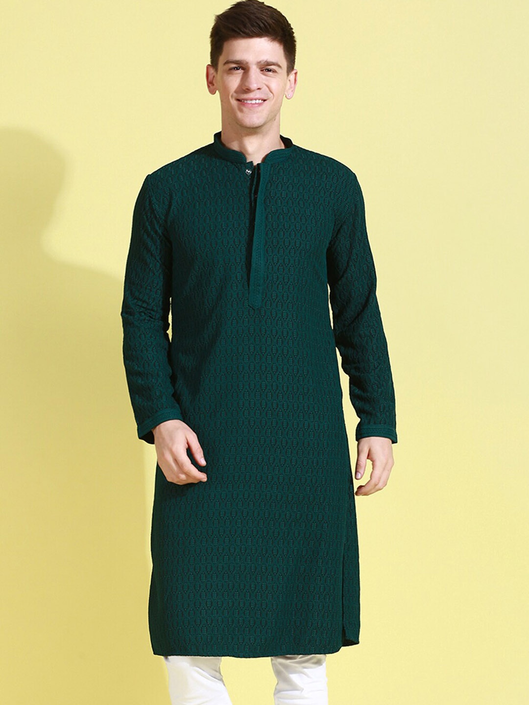 

Sanwara Ethnic Motifs Embroidered Chikankari Cotton Kurta, Green