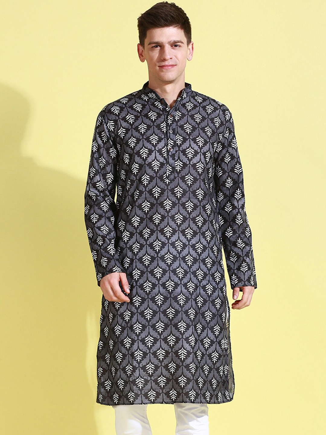 

Sanwara Ethnic Motifs Printed Mandarin Collar Cotton Kurta, Grey