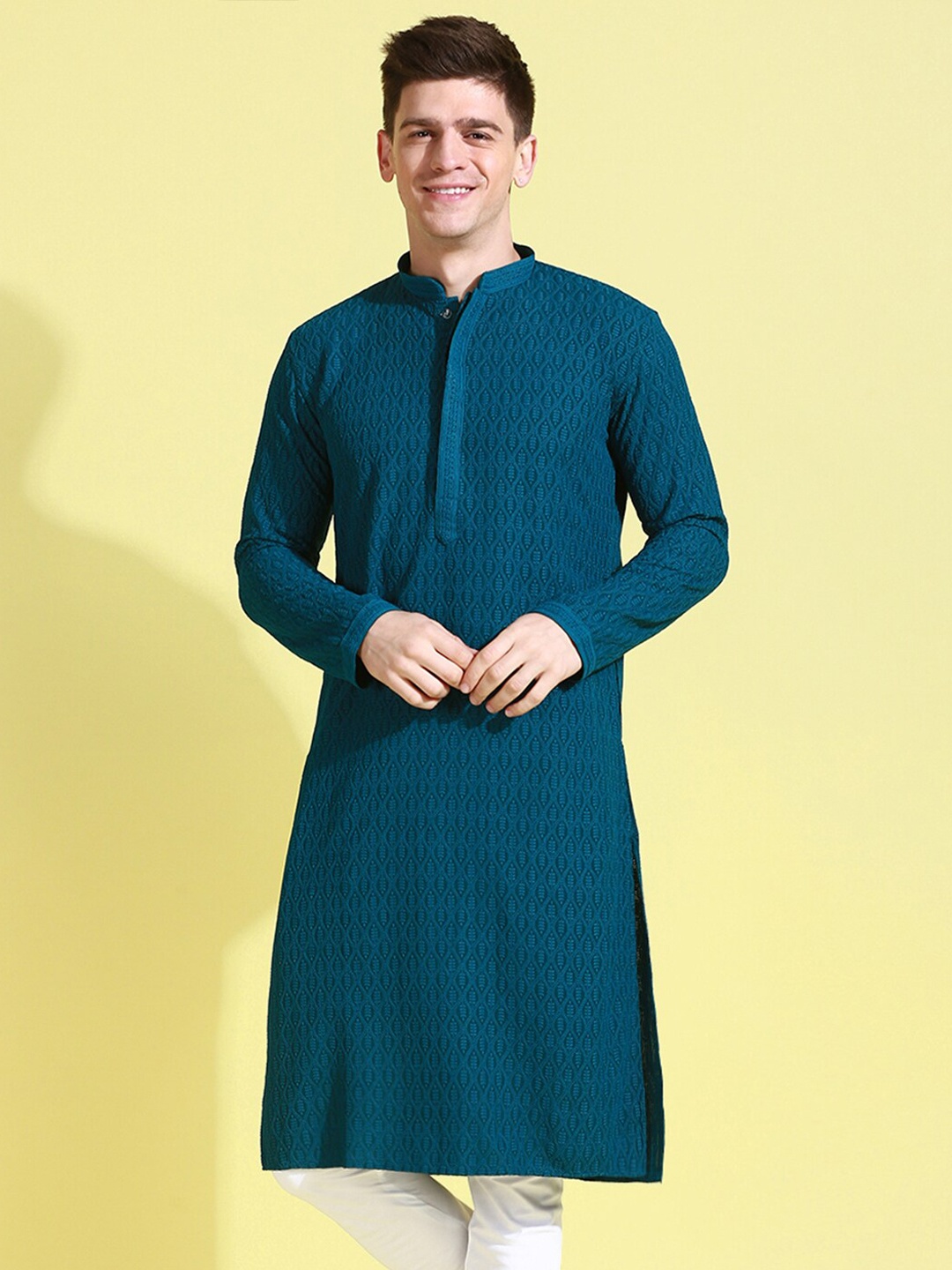 

Sanwara Ethnic Motifs Embroidered Chikankari Kurta, Green