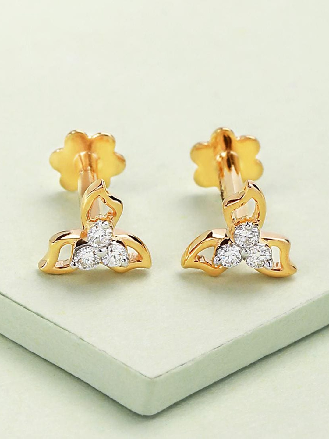 

CANDERE A KALYAN JEWELLERS COMPANY Diamond-Studded 18KT Gold Stud Earrings - 0.86 gm, White