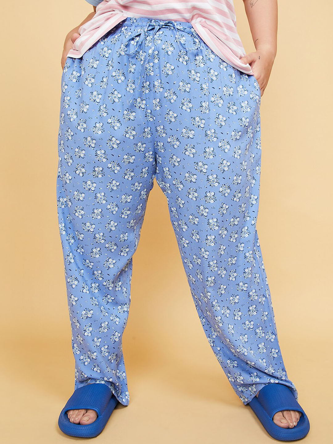 

max Women Plus Size Floral Printed Lounge Pants, Blue