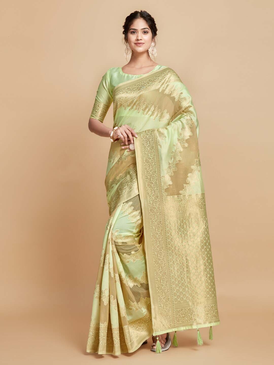 

GAJARAI Paisley Woven Design Kanjeevaram Saree, Green