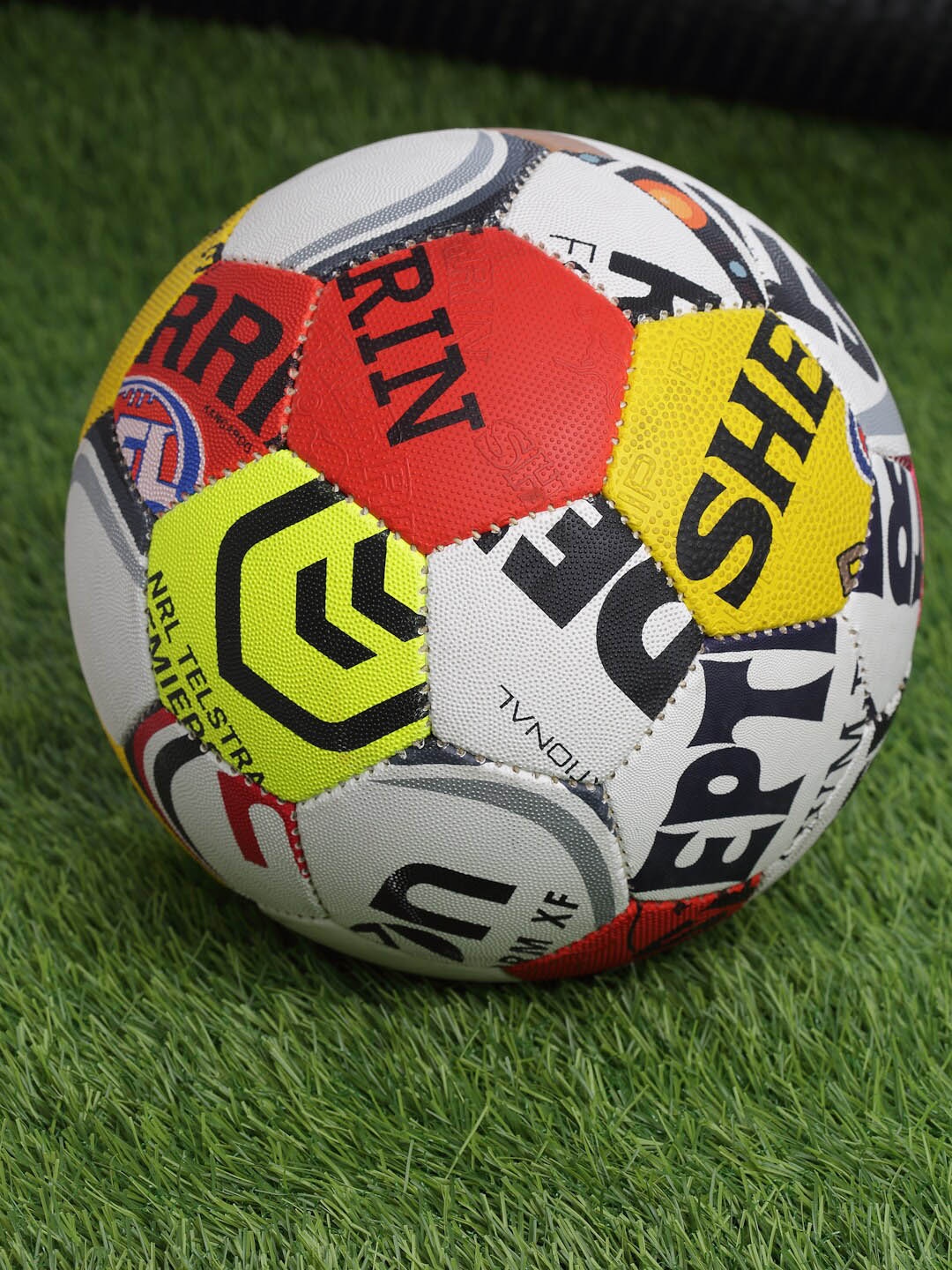 

KLOTTHE Printed Beginner Football, White