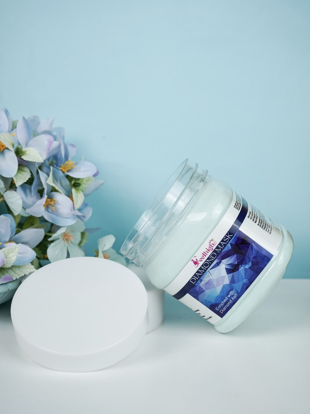 

FEELHIGH Diamond Face Mask For Glowing Skin 500 ml, White