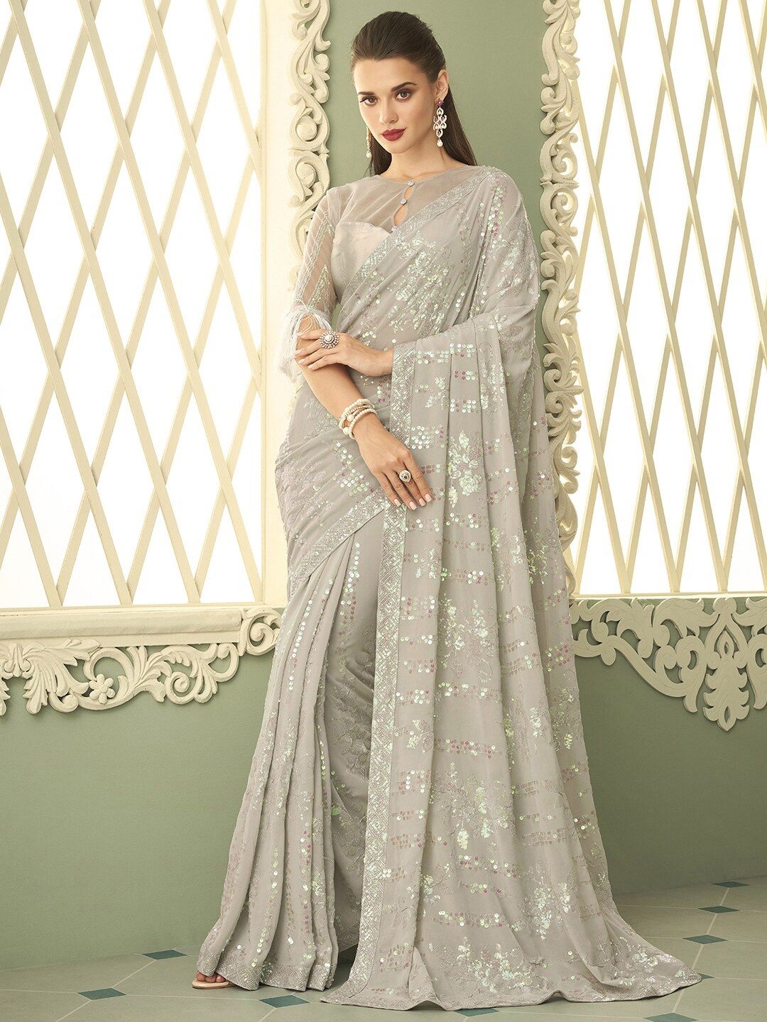 

Satrani Embellished Sequinned Pure Georgette Saree, Grey