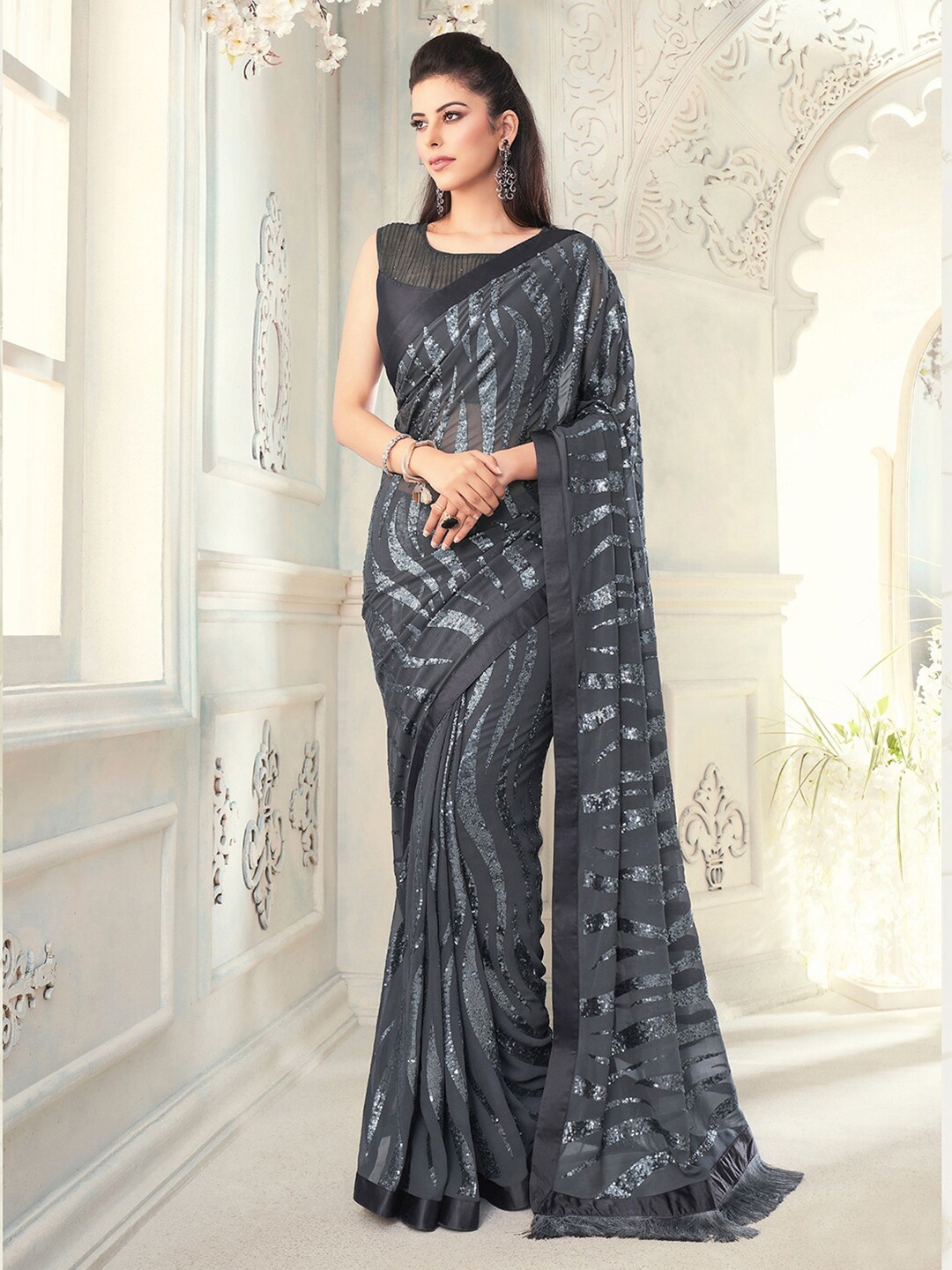 

Satrani Sequinned Pure Georgette Saree, Grey