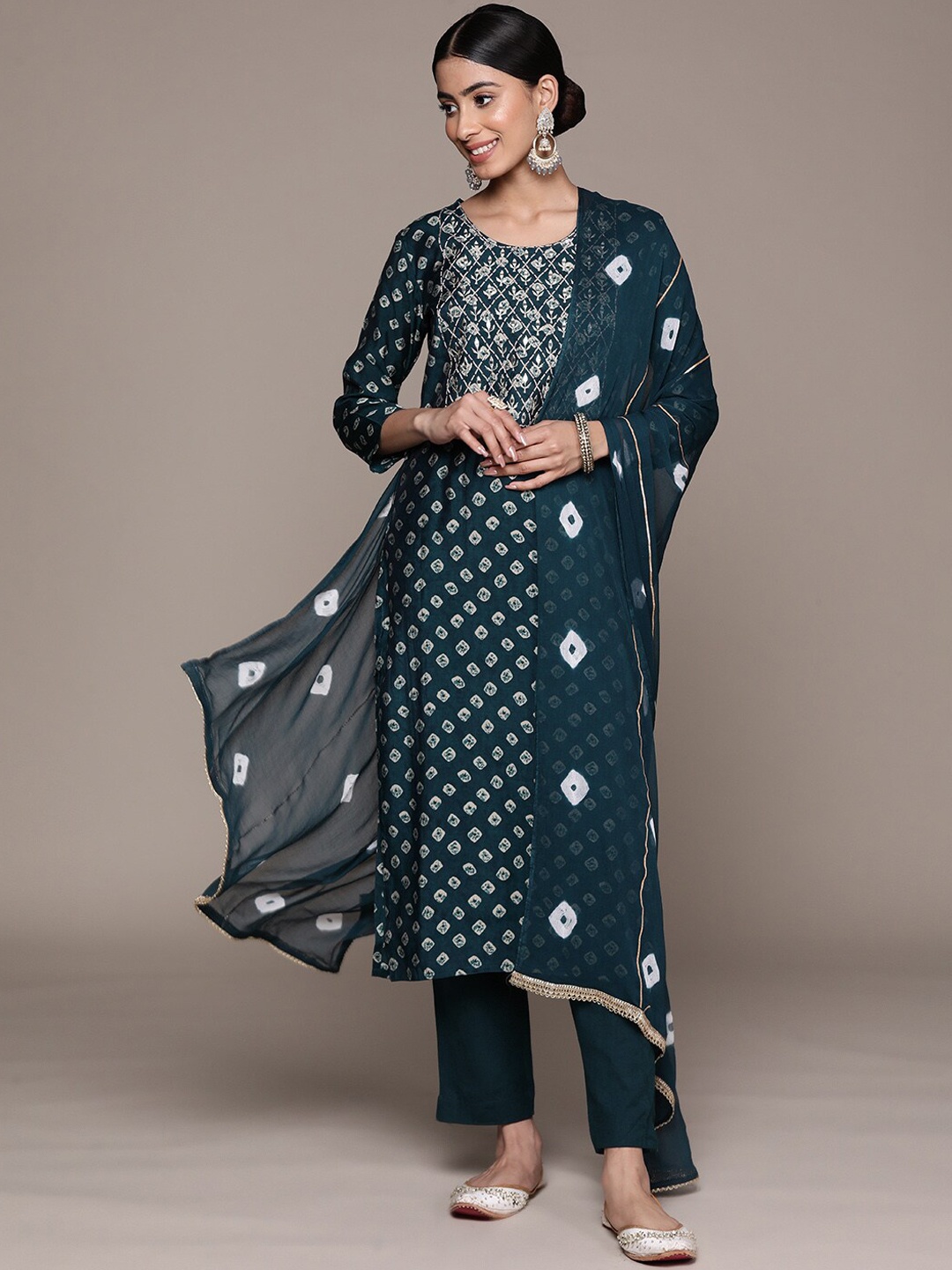 

Ishin Abstract Printed Mirror Work Kurta with Trousers & Dupatta, Green
