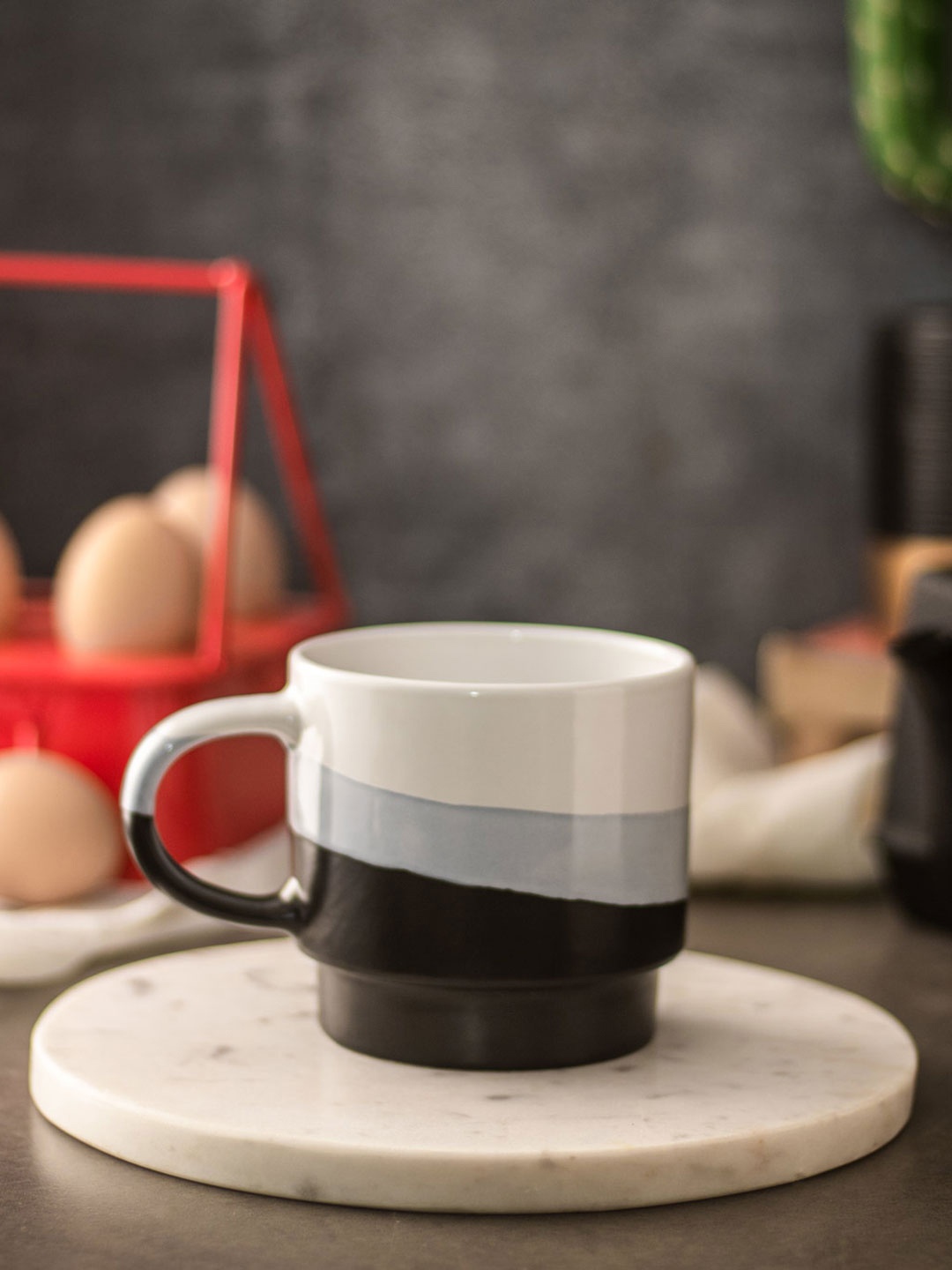 

THEDECORKART Polaris White & Black 2 Pcs Dishwasher Safe Ceramic Coffee Mugs 250 ml Each