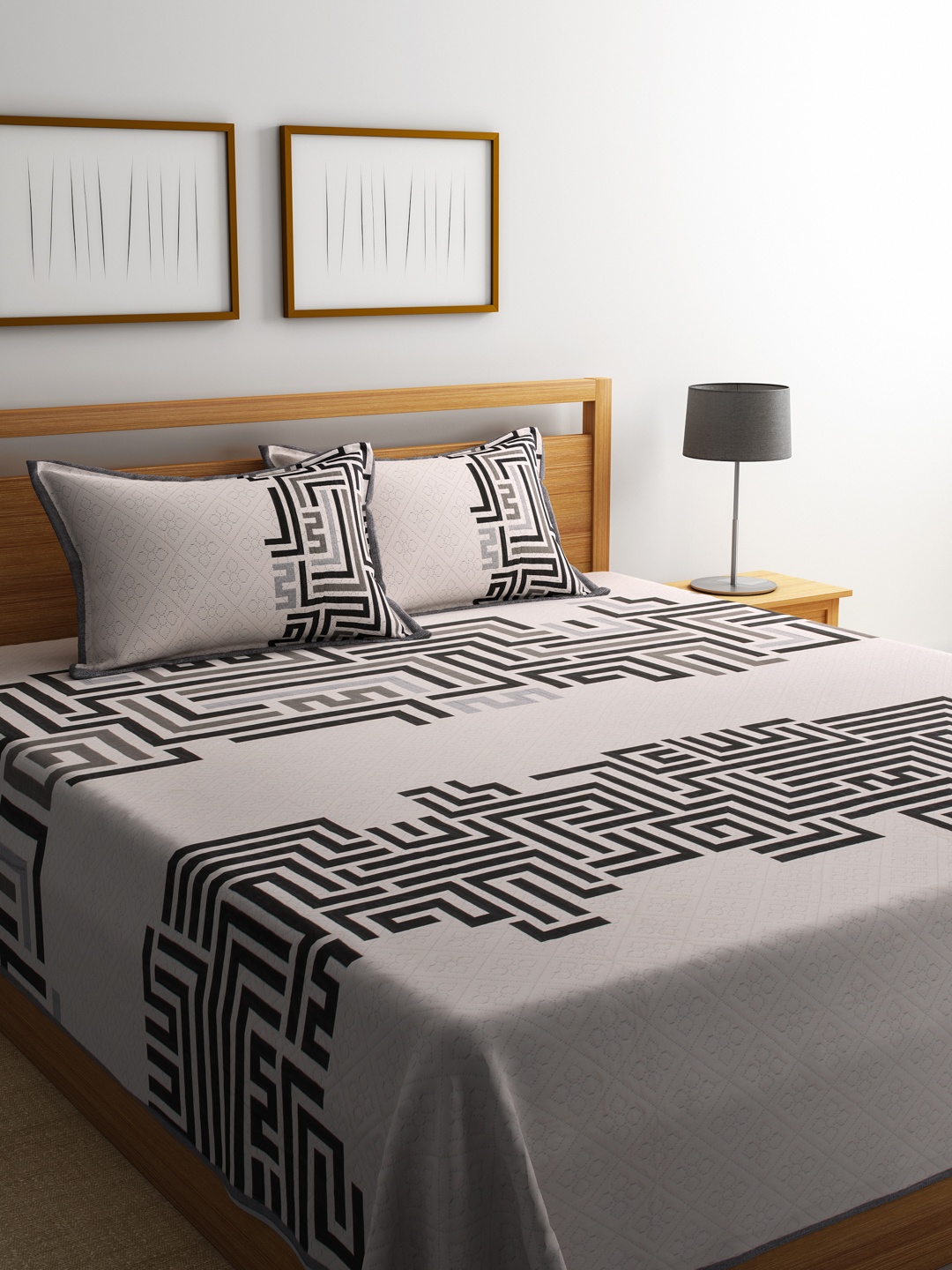 

ROMEE Black & Off-White Polycotton Woven Design Double Bed Cover with 2 Pillow Covers