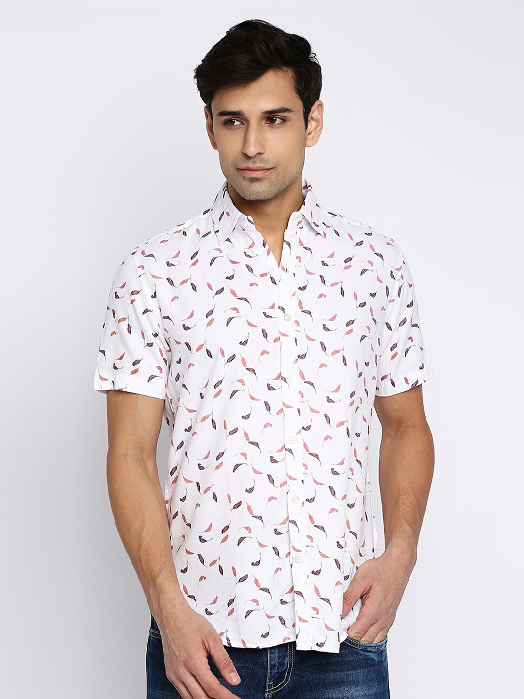 

MOD ECRU Spread Collar Slim Fit Conversational Printed Casual Shirt, White