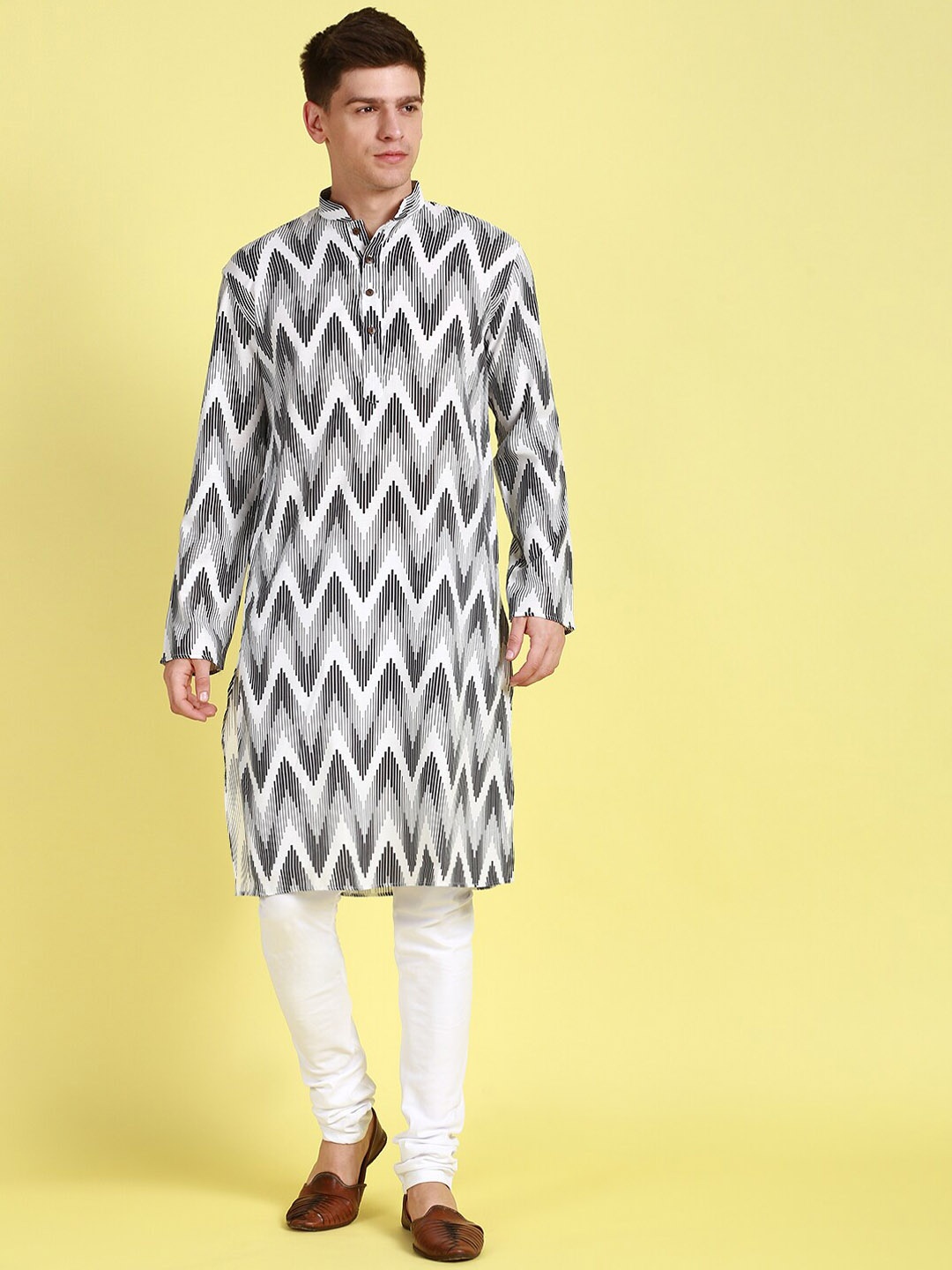 

Sanwara Printed Mandarin Collar Pure Cotton Kurta With Churidar, Black