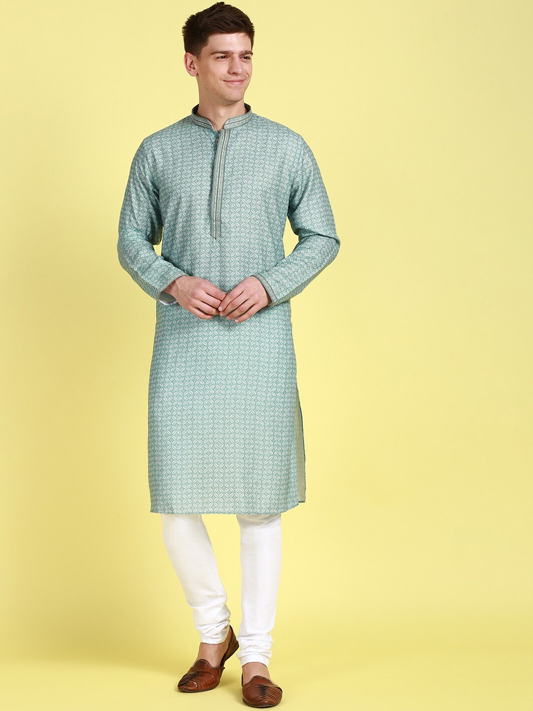 

Sanwara Ethnic Motifs Printed Thread Work Pure Cotton Kurta with Pyjamas, Sea green