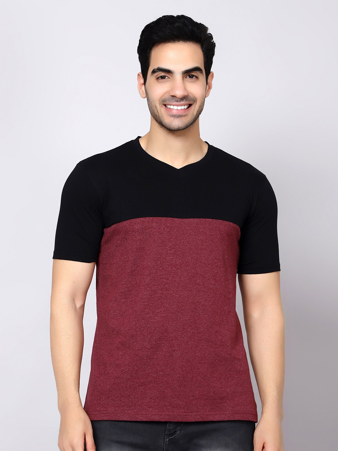 

DIAZ Colourblocked Round Neck Cotton T-shirt, Maroon