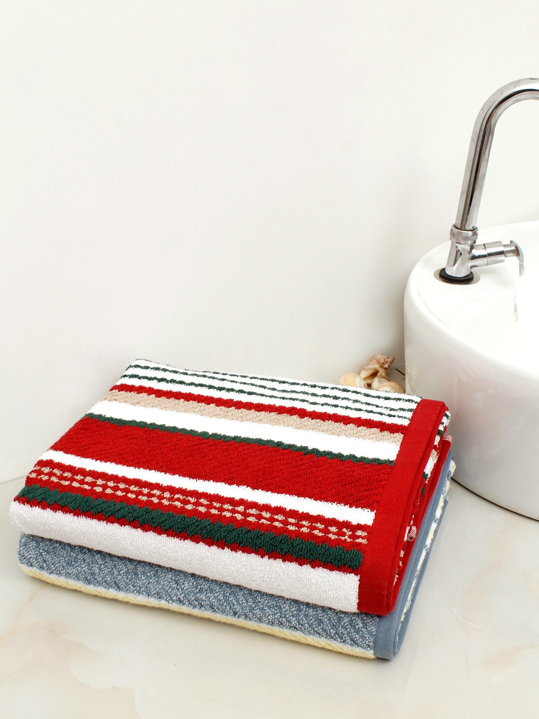 

AVI Living White & Blue 2 Pcs Striped Pure Cotton 500 GSM Bath Towels