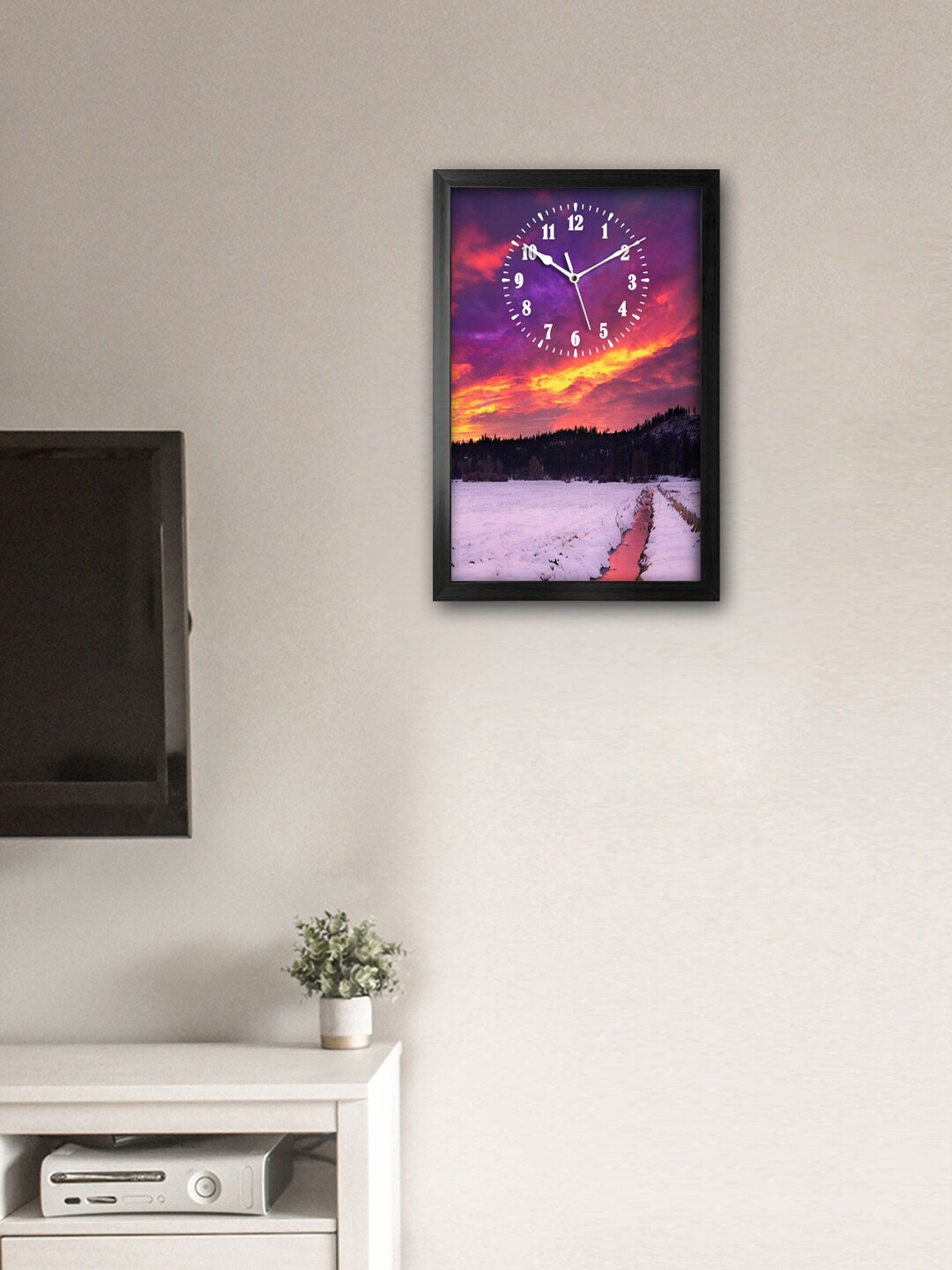 

999Store Purple & Pink Printed Traditional Wall Clock
