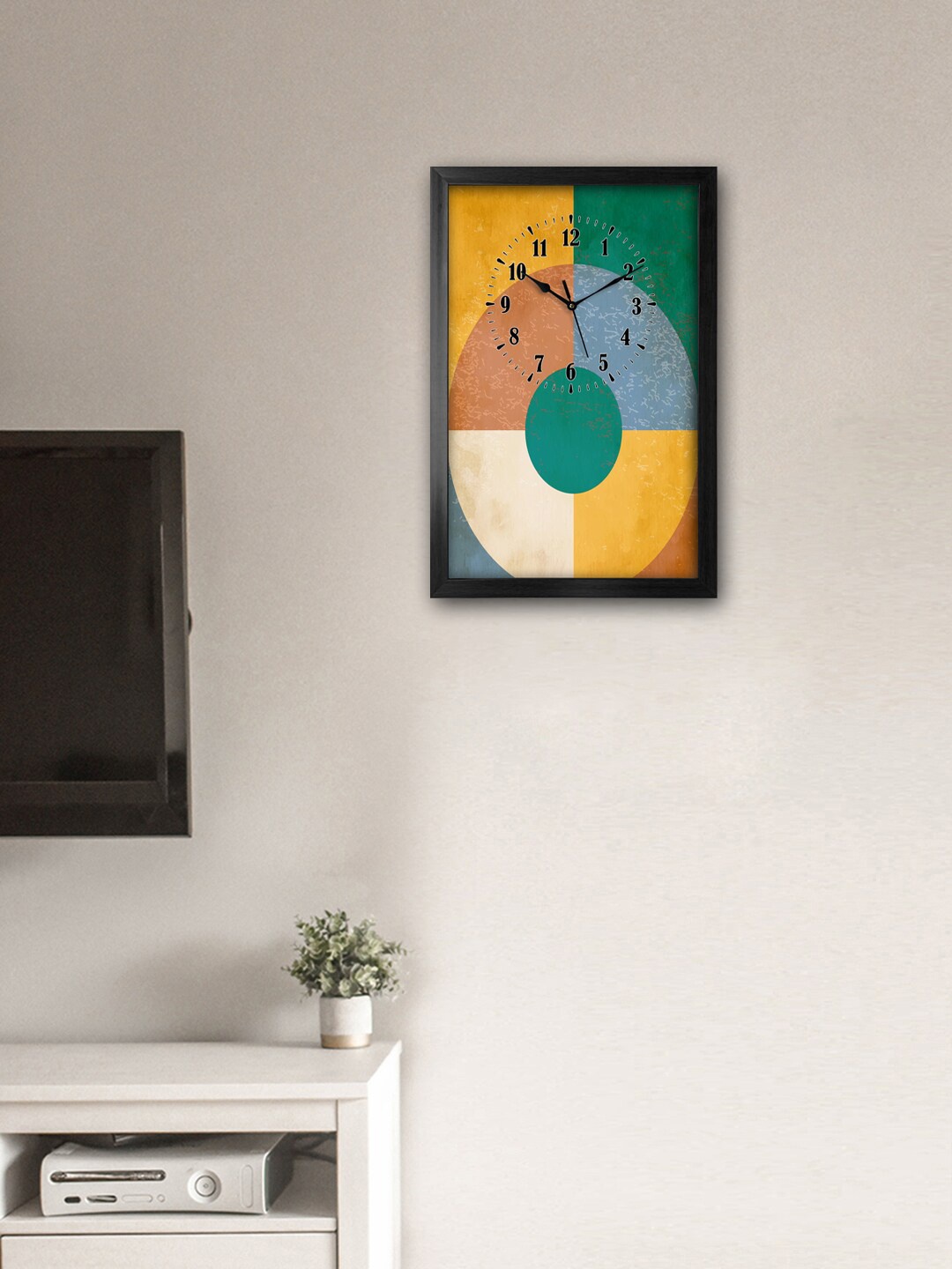 

999Store Yellow & Green Printed Traditional Wall Clock