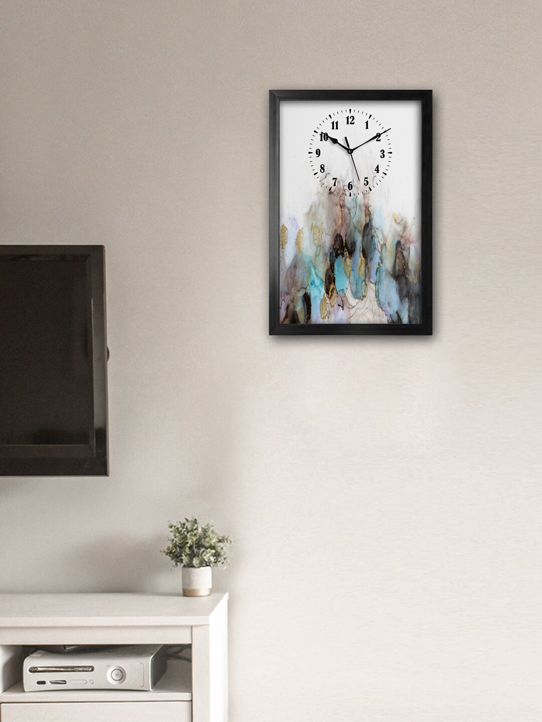 

999Store Grey & White Printed Traditional Wall Clock