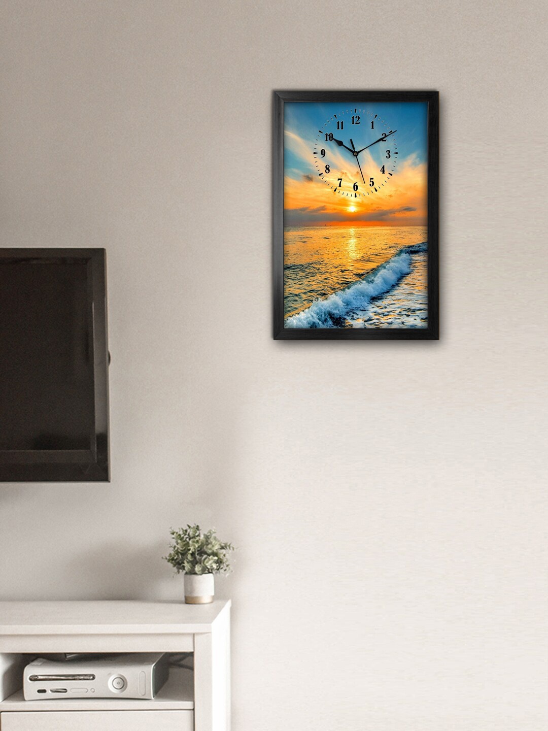 

999Store Yellow & Blue Printed Traditional Wall Clock