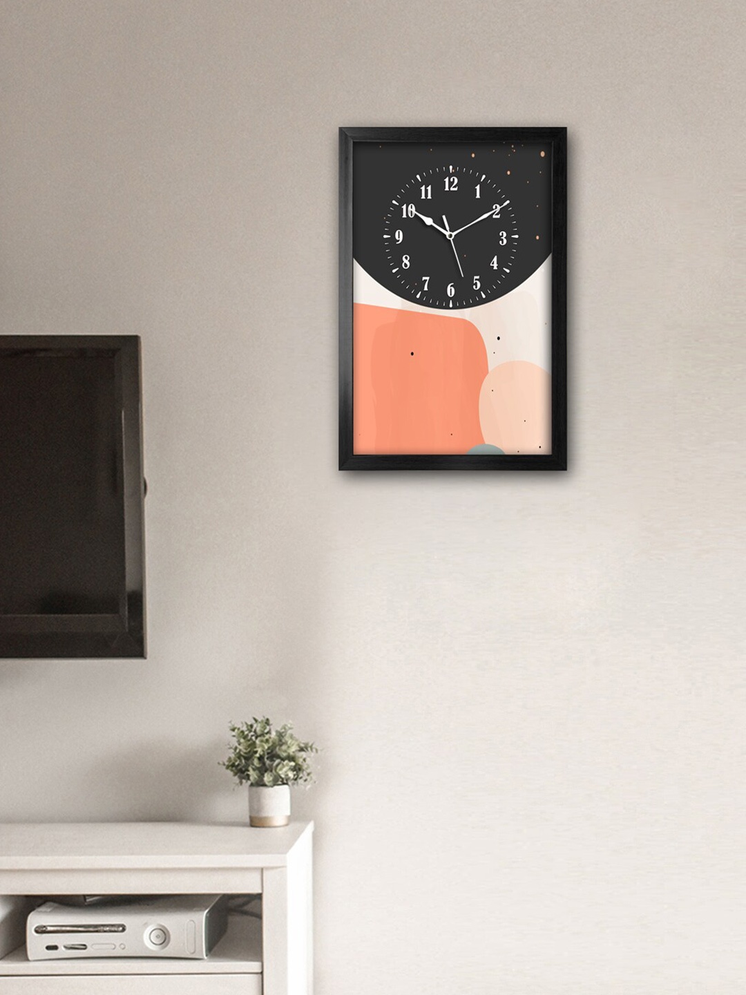 

999Store Peach & Black Printed Traditional Wall Clock