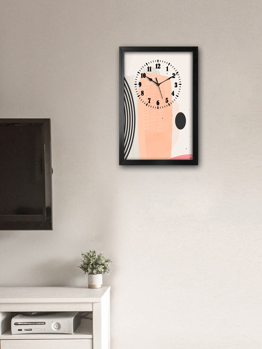 

999Store Peach & Black Printed Traditional Wall Clock