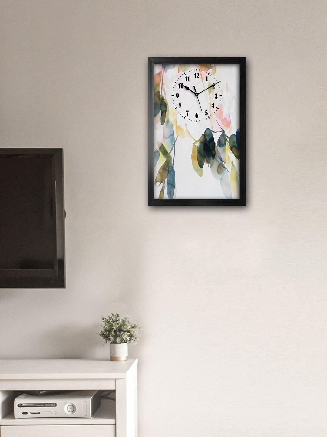 

999Store Off White & Grey Printed Traditional Wall Clock