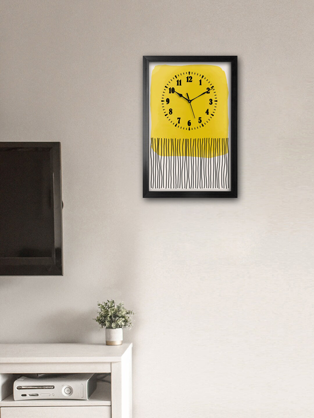 

999Store Yellow & Black Printed Traditional Wall Clock