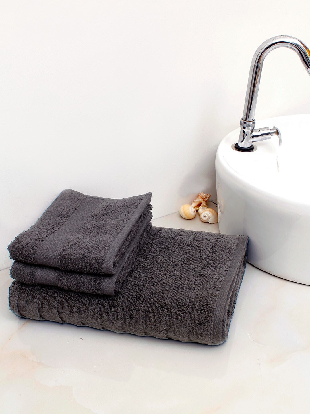 

AVI Living Black 3 Pieces 550 GSM Pure Cotton Towel Set