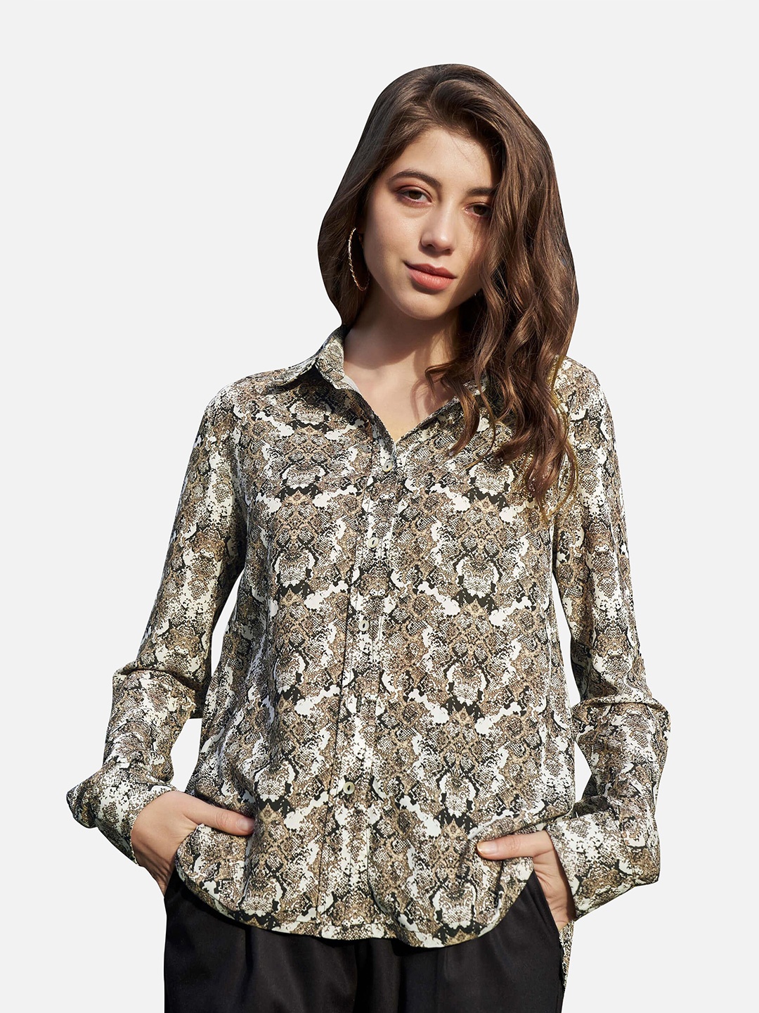 

NEOFAA Abstract Printed Casual Shirt, White