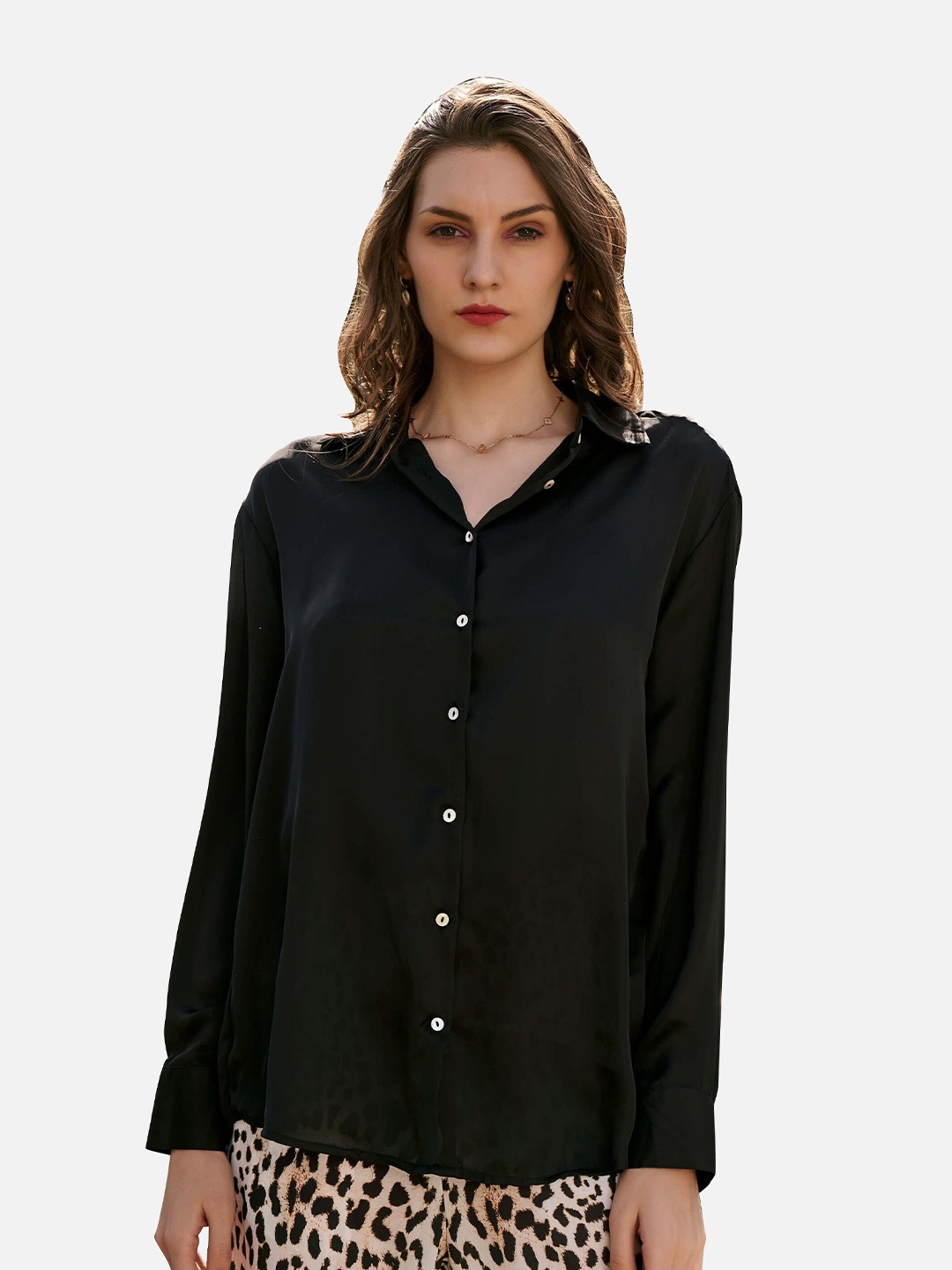 

NEOFAA Spread Collar Regular Fit Casual Shirt, Black