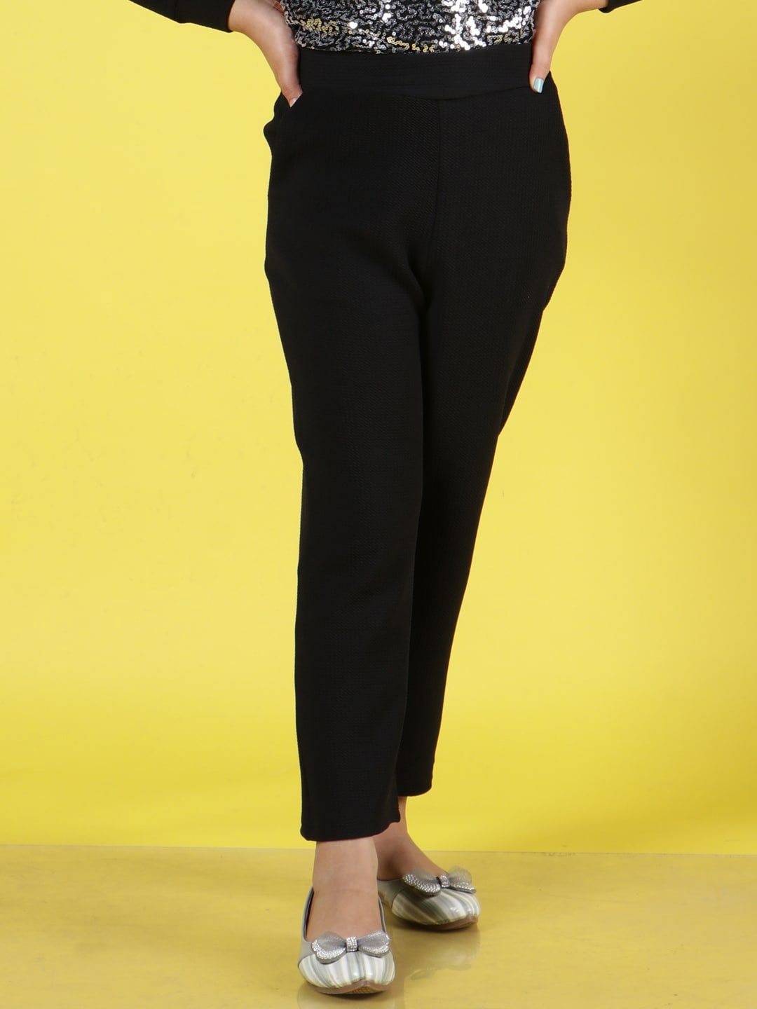 

NEUDIS Girls Relaxed Straight Leg Mid-Rise Slip-On Trousers, Black