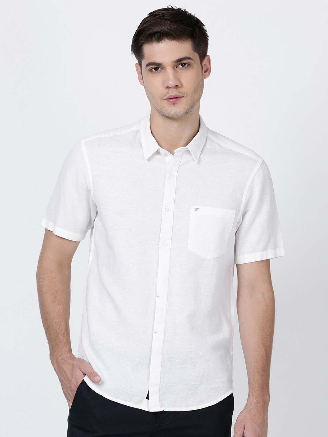 

t-base Men Cotton Spread Collar Short Sleeves Regular Fit Casual Shirt, White