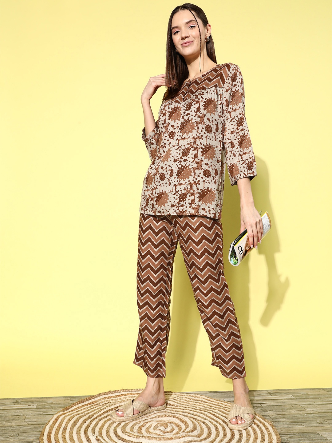 

ETC Women Brown Printed Night suit