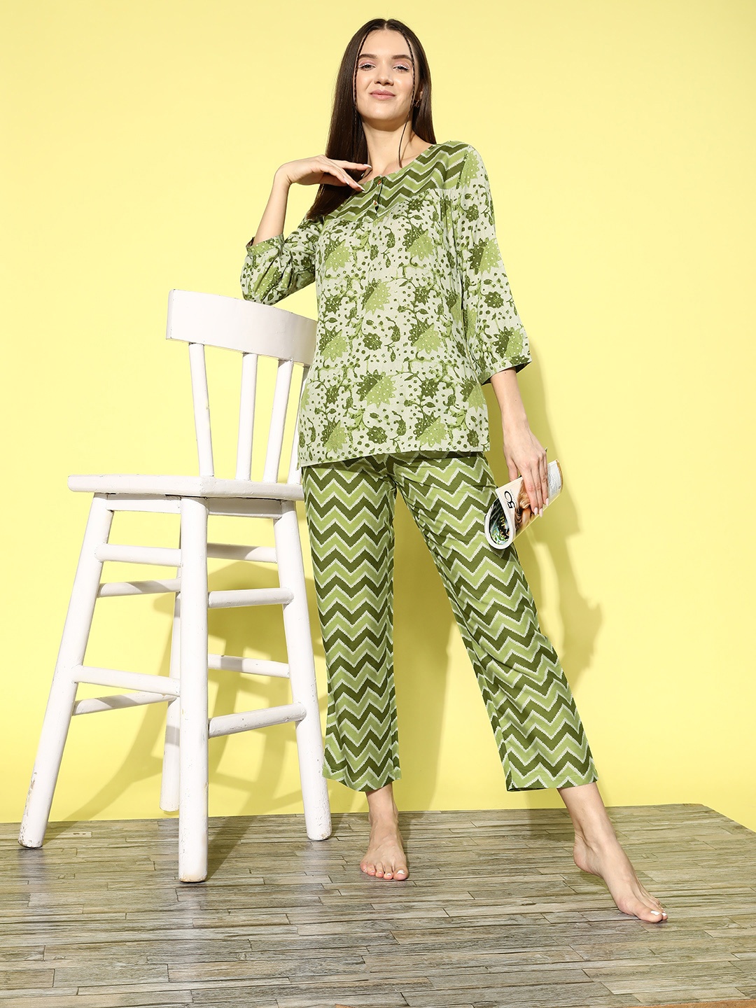 

ETC Women Green Printed Night suit