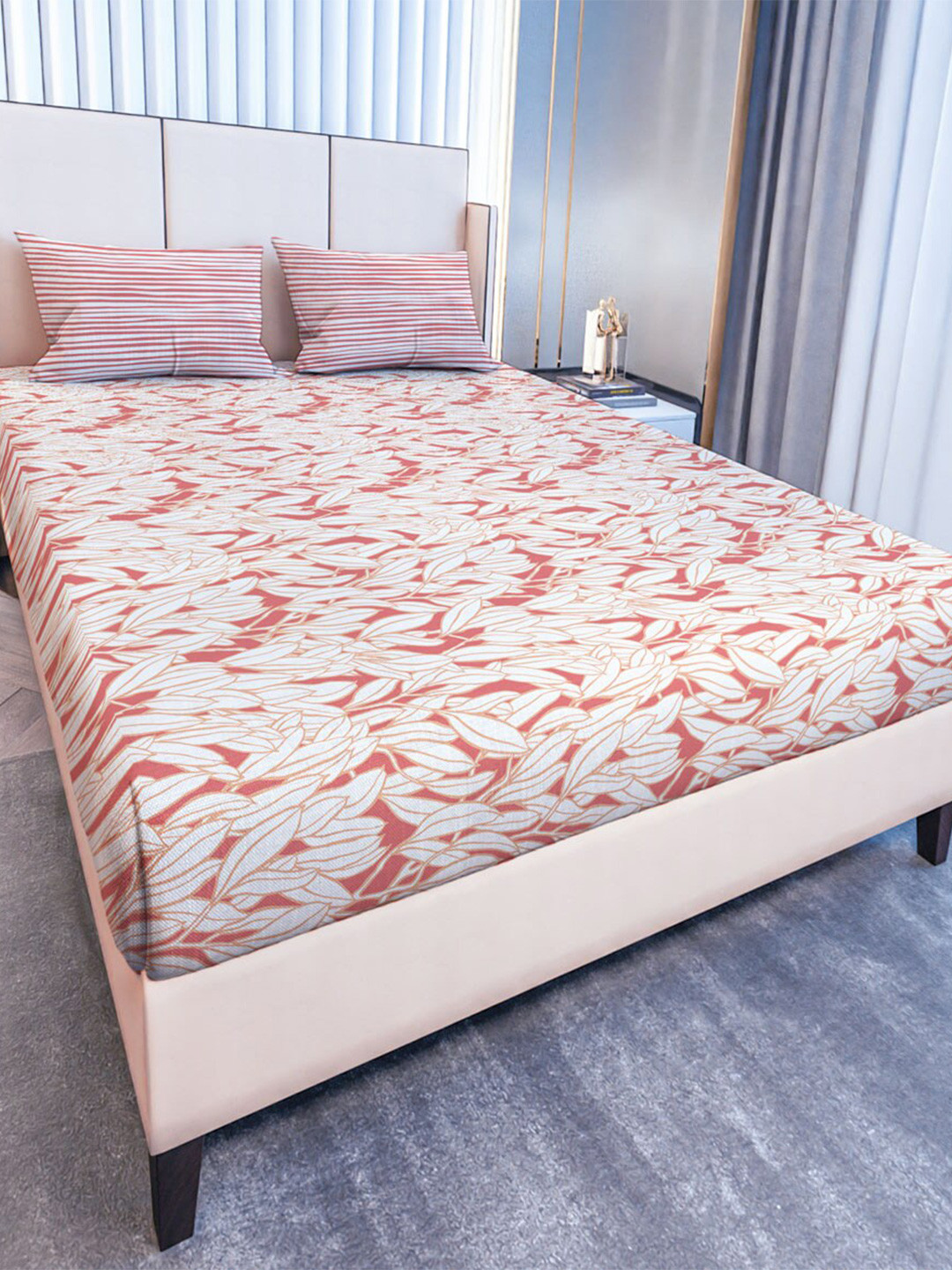 

MAYFAIR HOMES LONDON Glen Coral 120 TC Cotton Fitted King Bedsheet & 2 Pillow Covers