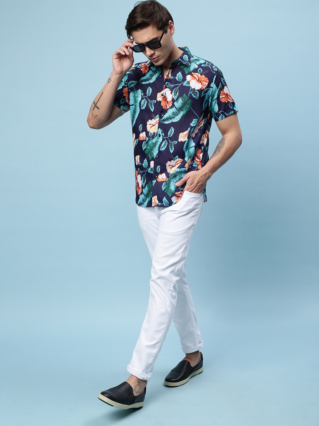 

VEIRDO Floral Printed Cotton Casual Shirt, Navy blue