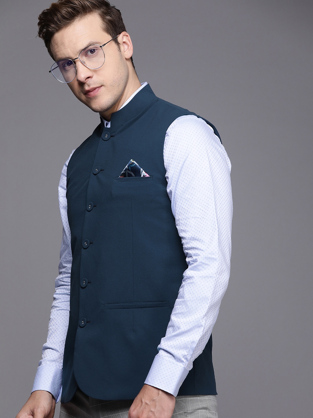 

Theme Solid Regular Fit Nehru Jacket, Navy blue