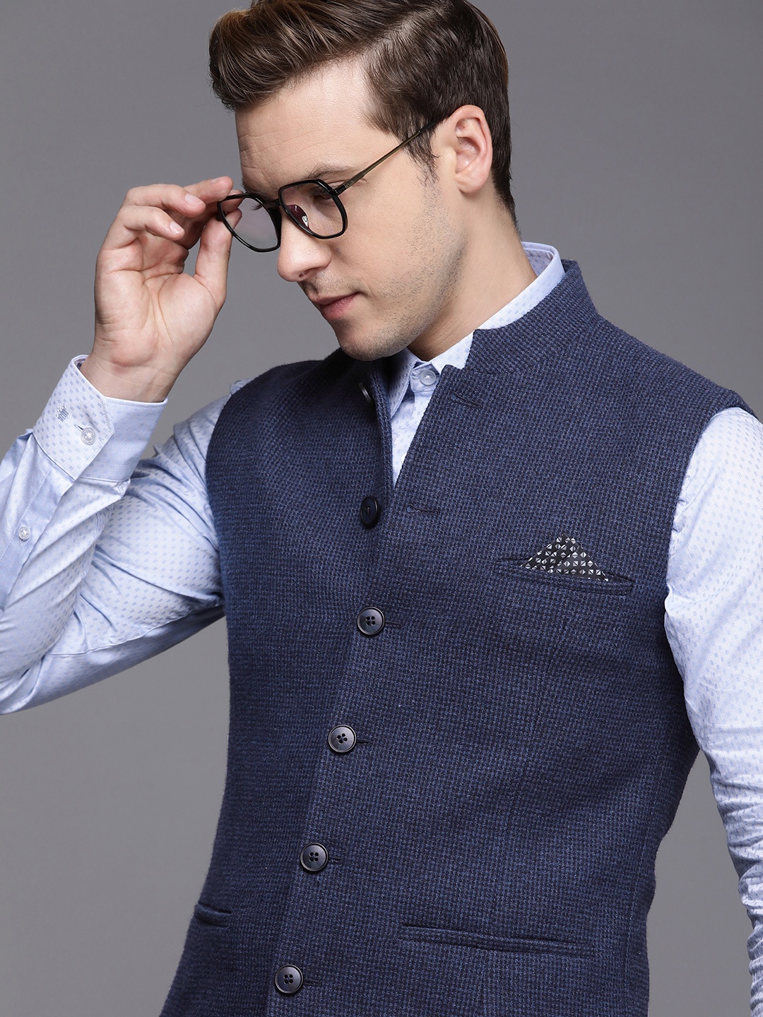 

Theme Solid Regular Fit Nehru Jacket, Blue