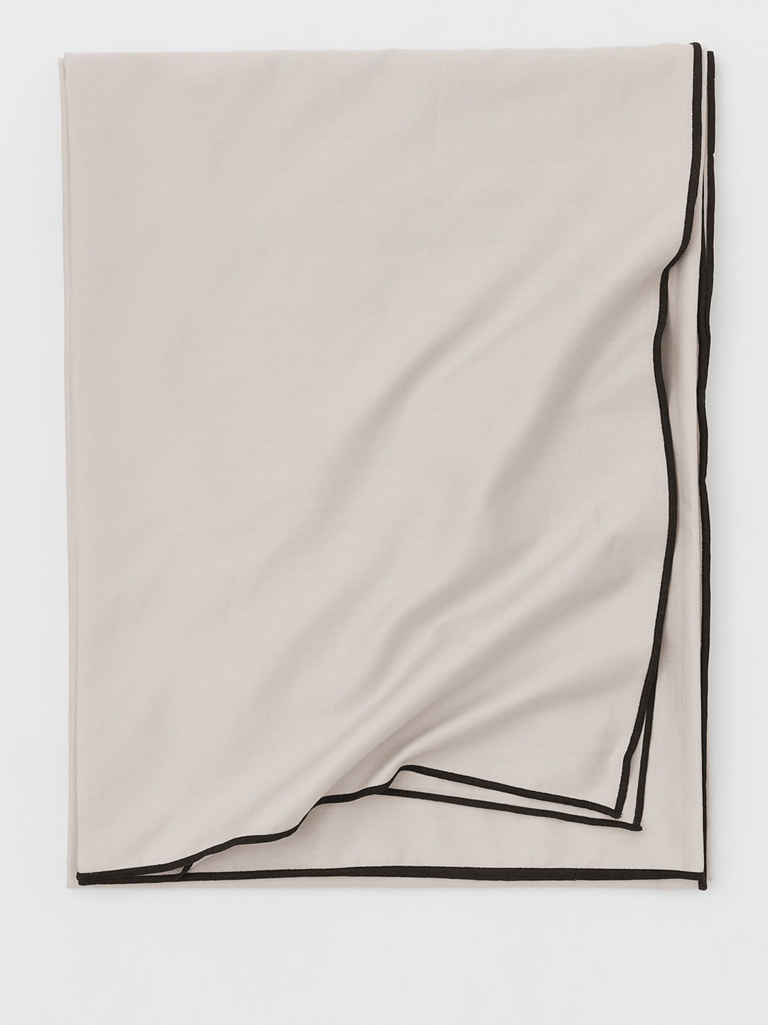 

H&M Beige & Black Cotton Satin Table Cloth