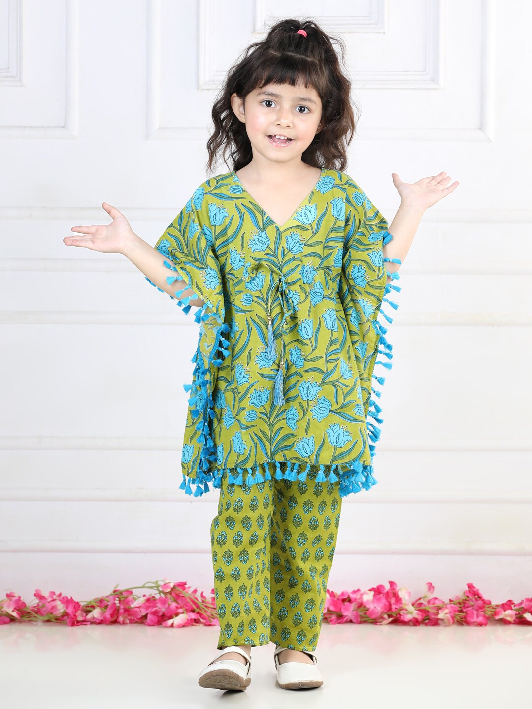 

kidcetra Girls Floral Printed Pure Cotton Kaftan Kurta with Trousers, Green