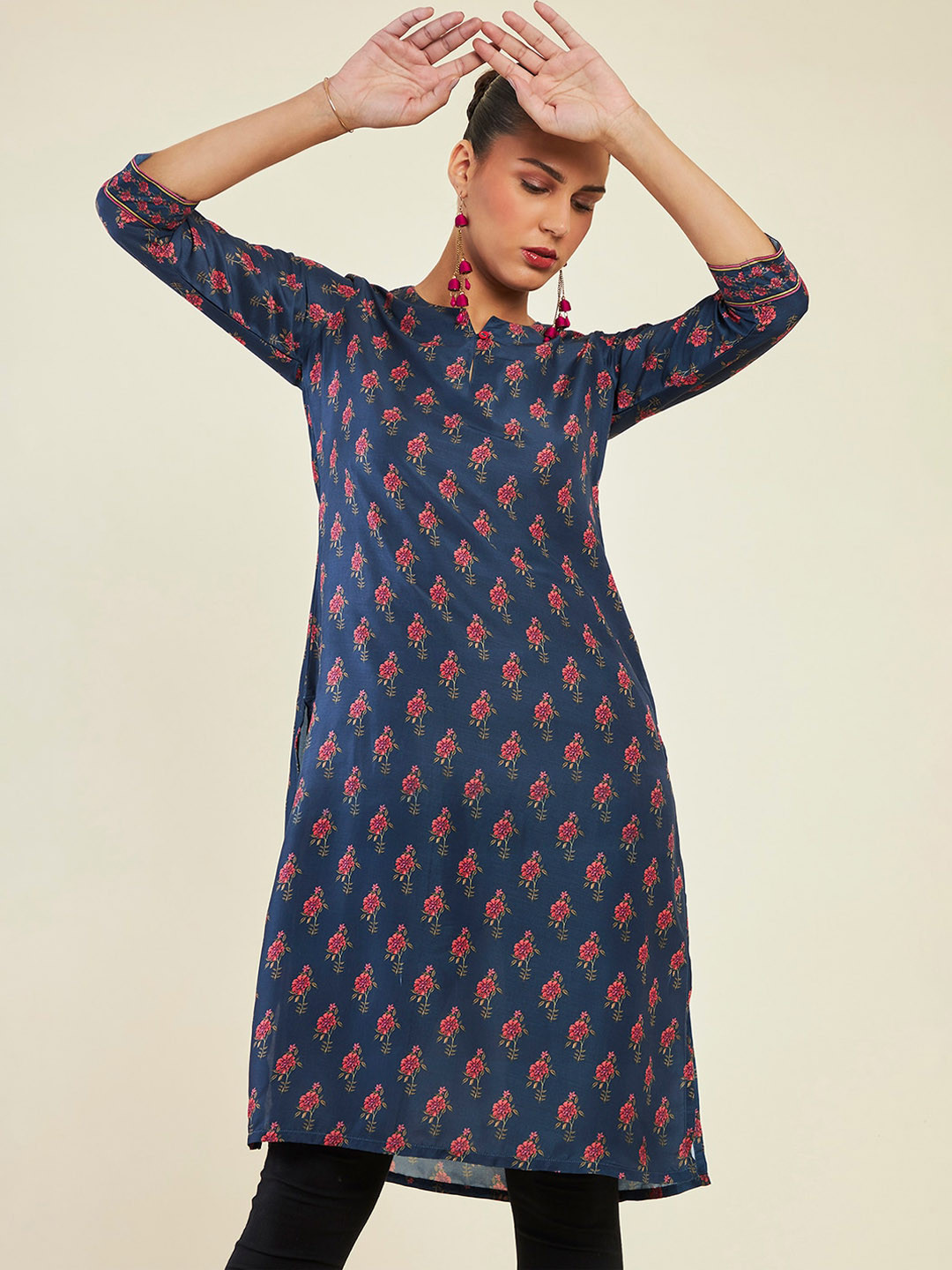 

Soch Floral Printed Keyhole Neck Straight Kurta, Navy blue