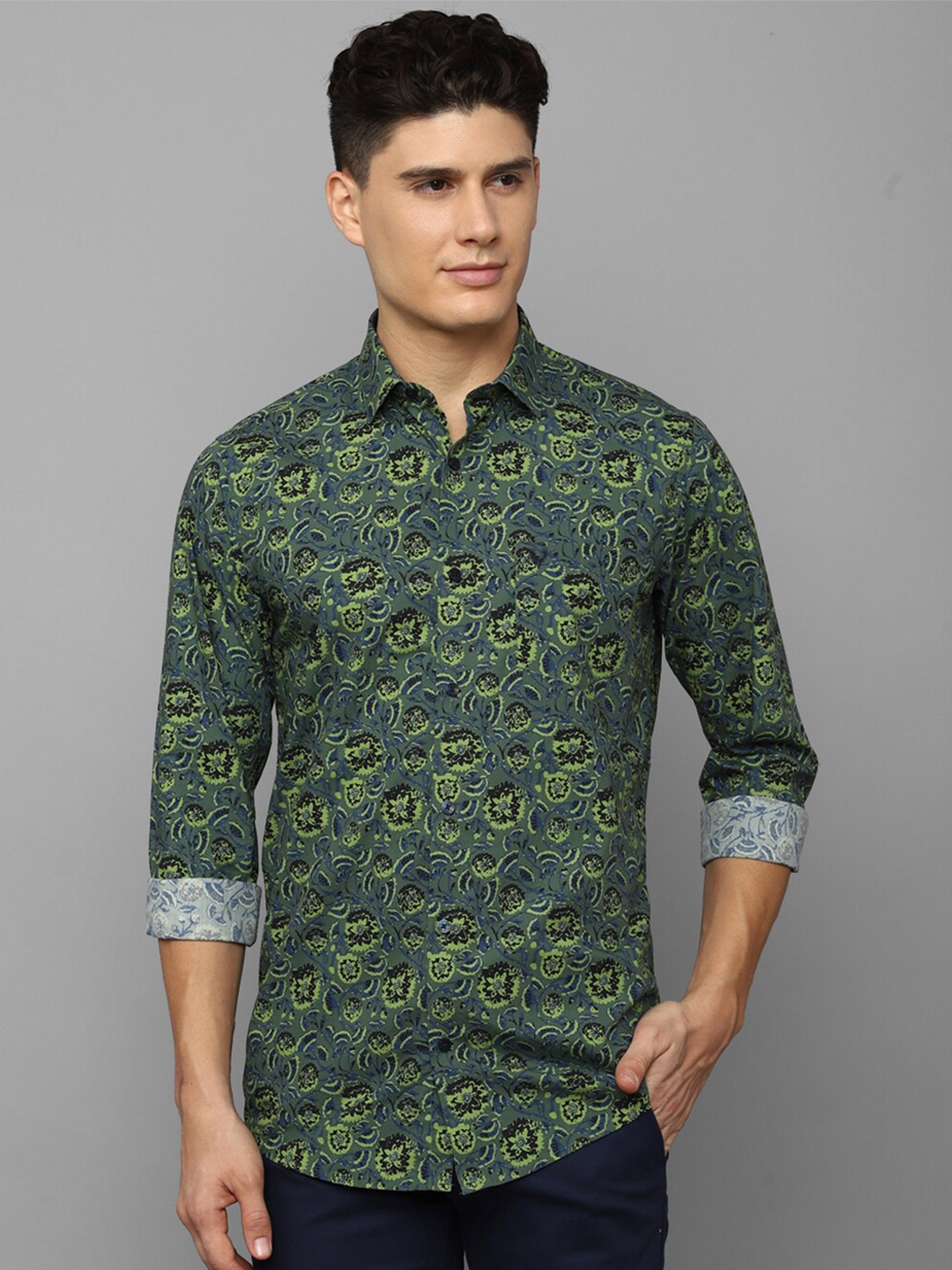 

Allen Solly Floral Printed Slim Fit Pure Cotton Casual Shirt, Green