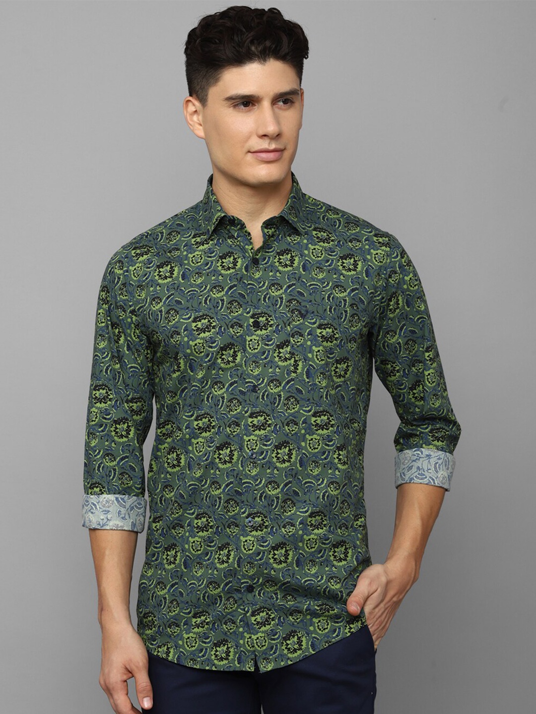 

Allen Solly Slim Fit Floral Printed Pure Cotton Casual Shirt, Green