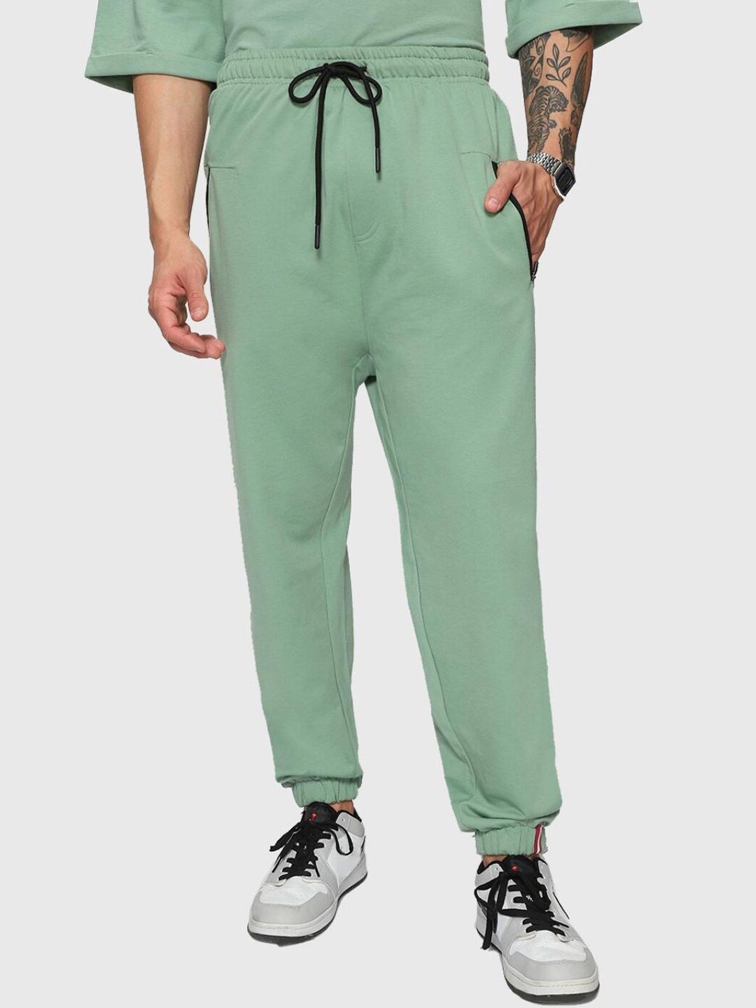 

Bewakoof Men Cotton Oversized -Fit Joggers Track Pants, Green