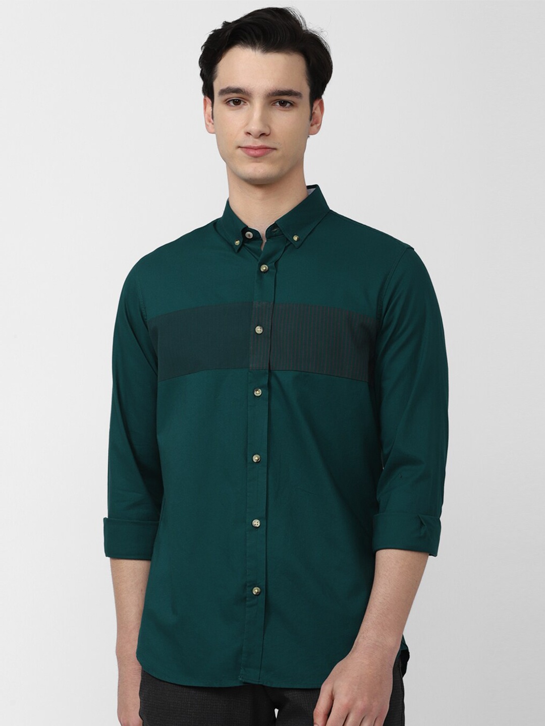 

Peter England Casuals Men Slim Fit Button-Down Collar Cotton Shirt, Green