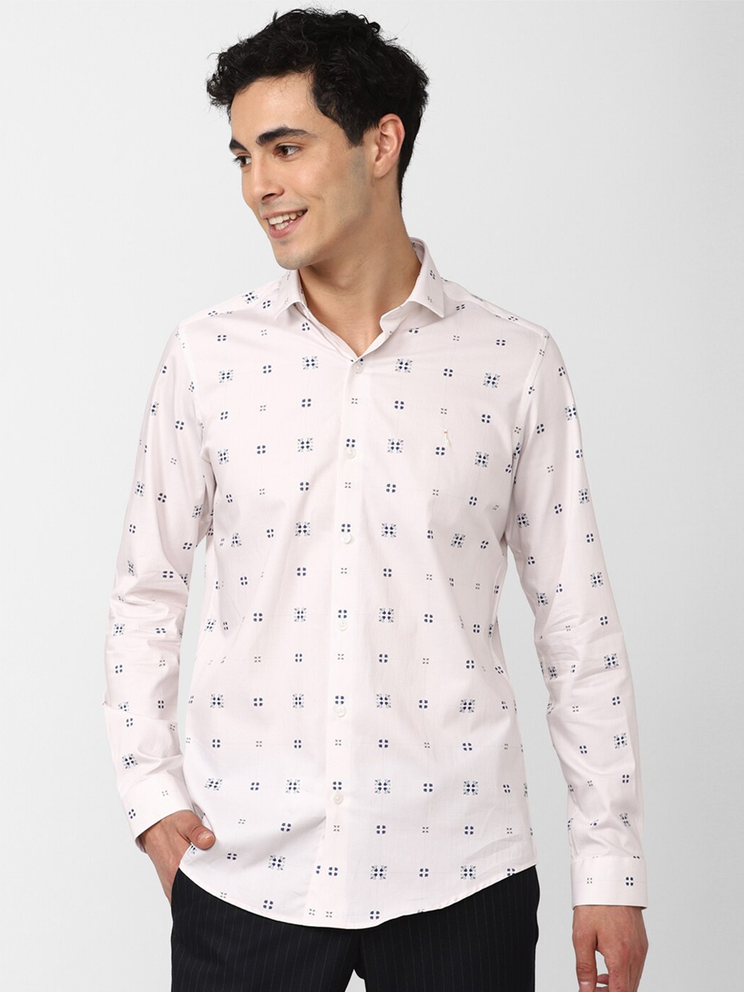 

SIMON CARTER LONDON Men Slim Fit Printed Casual Cotton Shirt, Cream